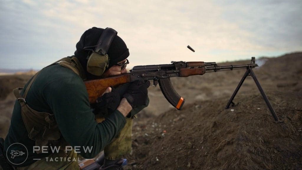 Post Thumbnail Image for post: [Review] Romanian RPK: Haunted AK Squad Weapon?
