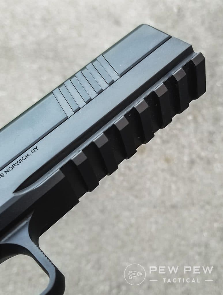 Dan-Wesson-DWX-pic-rail