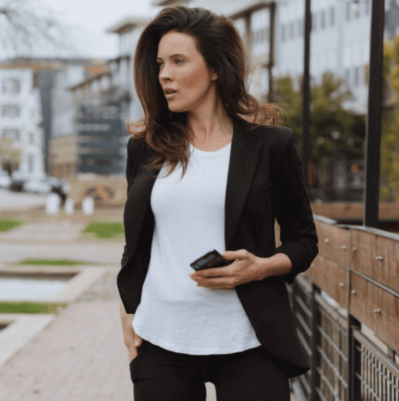 Amy Robbins Alexo Athletica