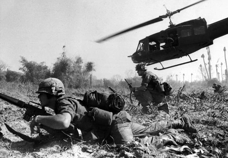 7th Cavalry landing at LZ X-Ray, November 1965, Battle Ia Drang
