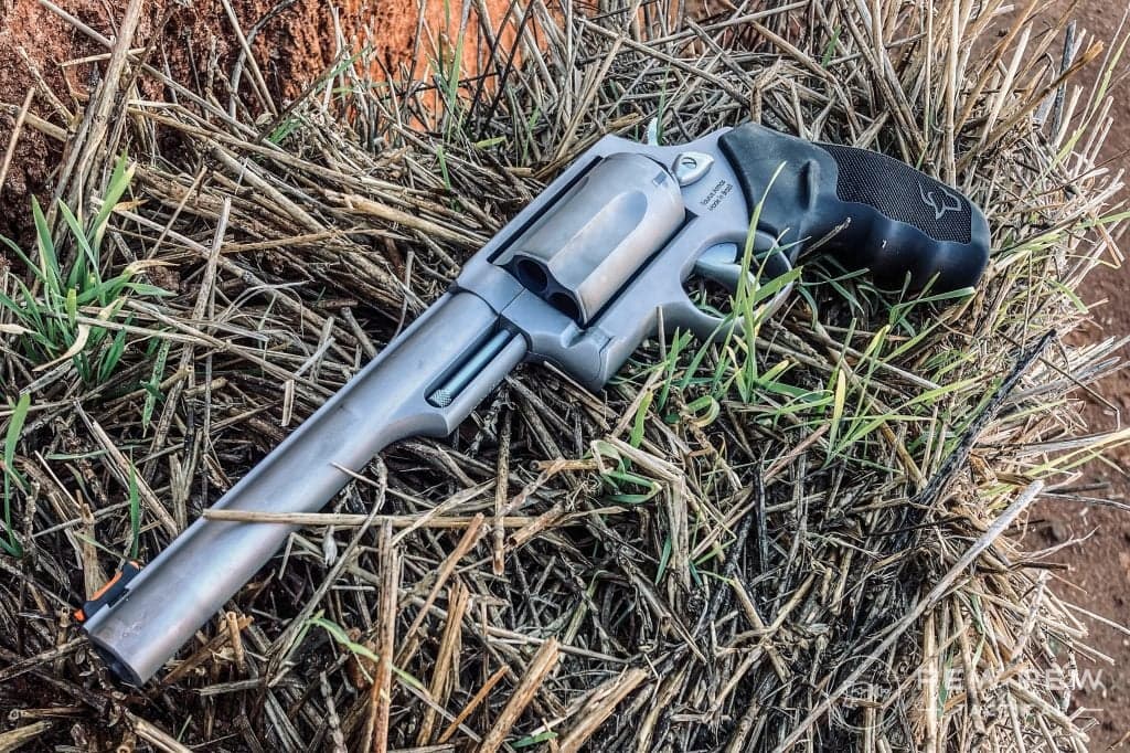 Post Thumbnail Image for post: 4 Best .410 Revolvers: Perfect Guns for Hiking