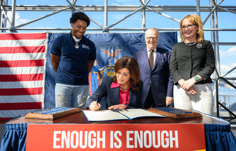 Post Thumbnail Image for post: Weekly Wrap: New Gun Laws in NY & Gun Tip Line Announced in 2 States