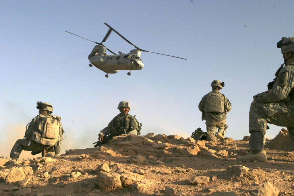 US army members in desert