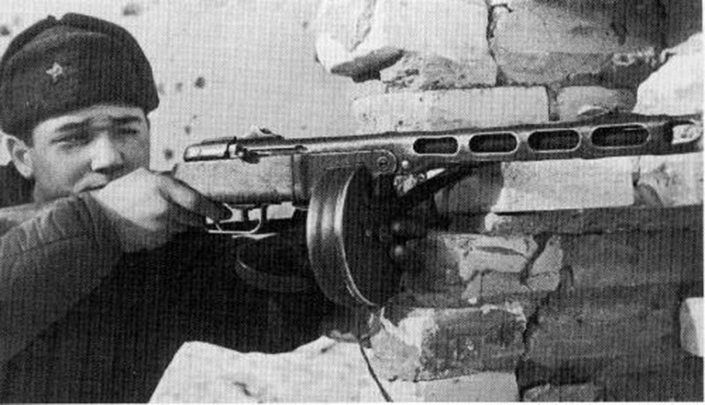 PPSh-41 with drum mag