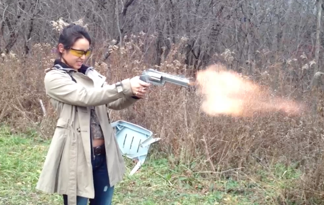 Shooting the Raging Judge with .454 Casull