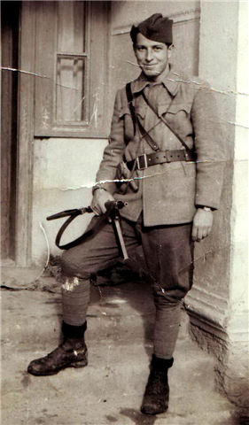 Yugoslav partisan with a Sten in 1945