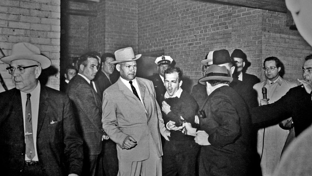 A Picture from History: The Shooting of Lee Harvey Oswald - Pew Pew ...